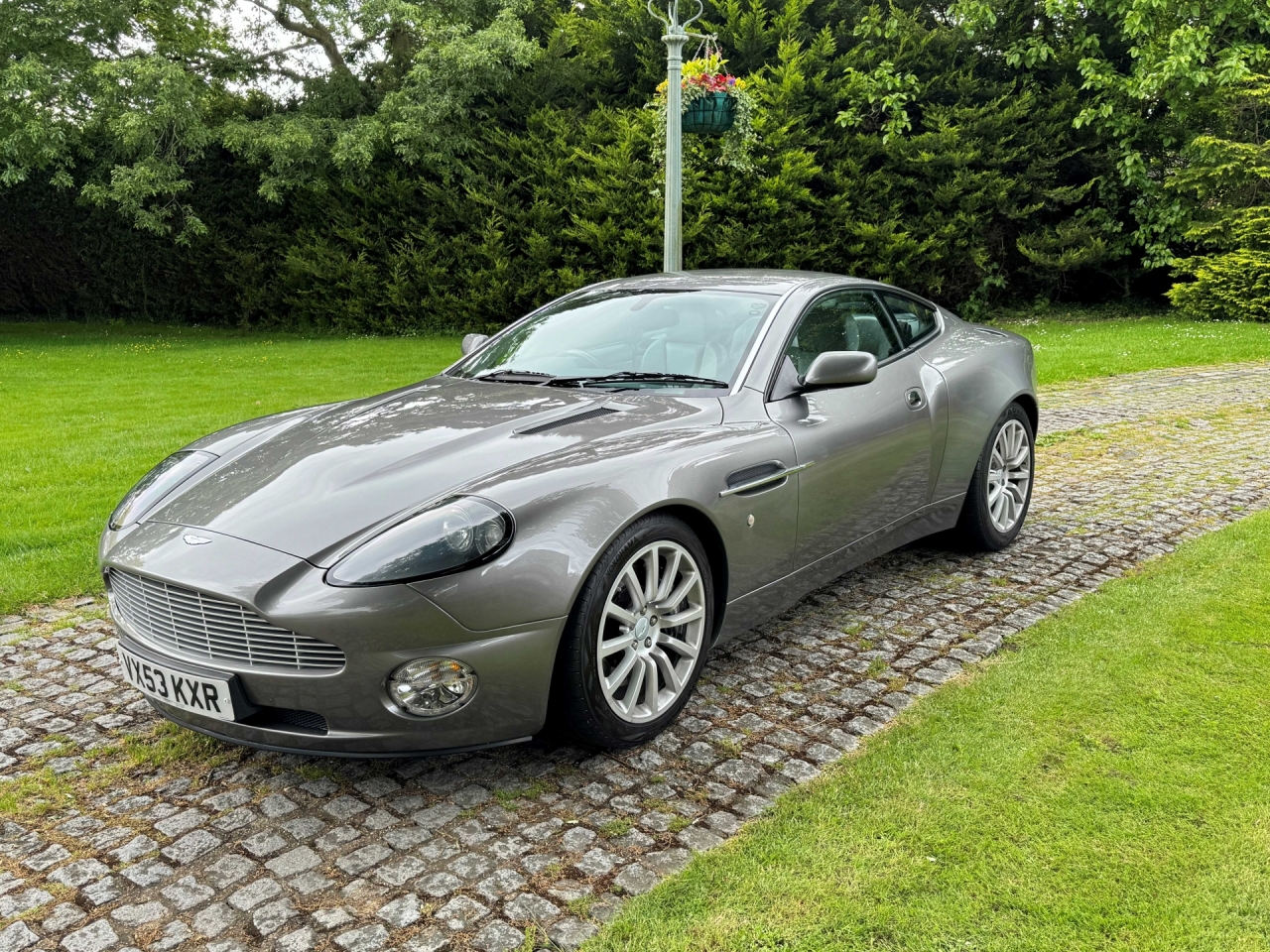 2003 (53) Aston Martin Vanquish 2+