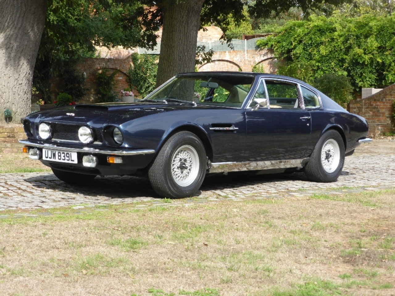 Aston Martin V8 Saloon Bosch FI