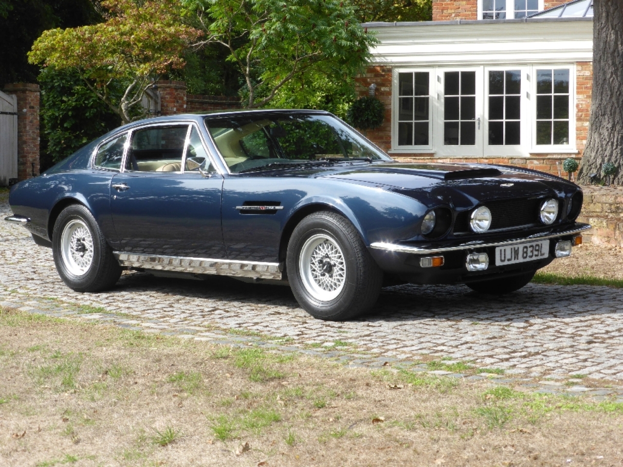 Aston Martin V8 Saloon Bosch FI