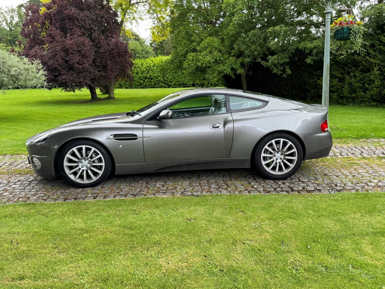 2003 (53) Aston Martin Vanquish 2+