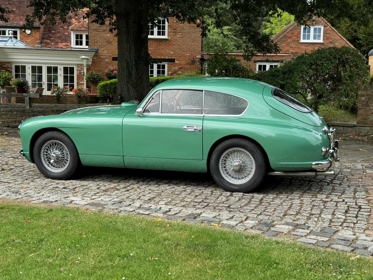 Aston Martin DB2/4