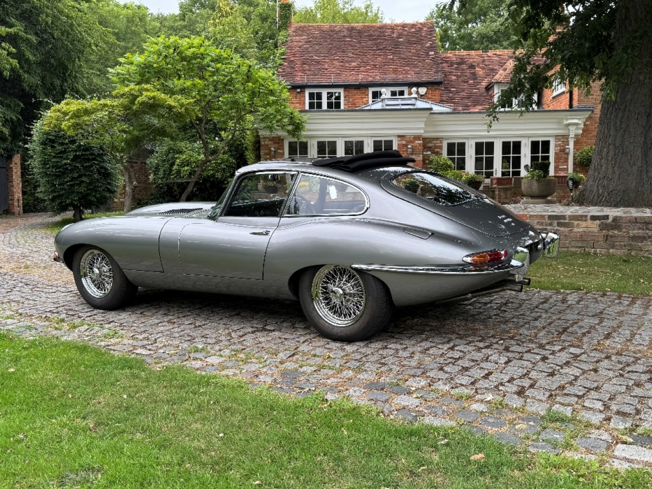 Jaguar E type series 1 4.2 Fixed head coupe