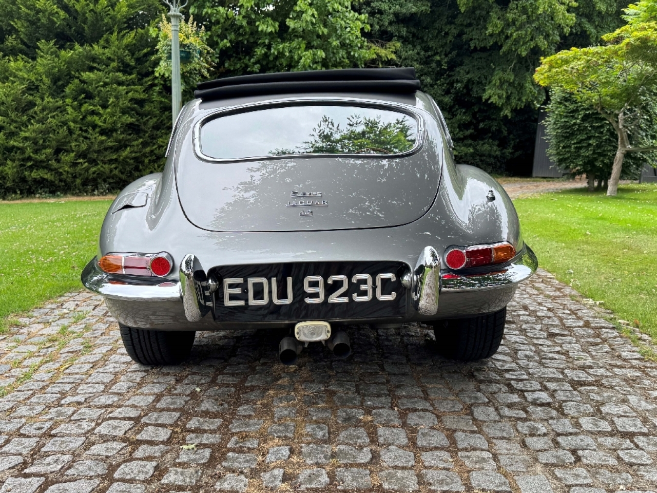 Jaguar E type series 1 4.2 Fixed head coupe