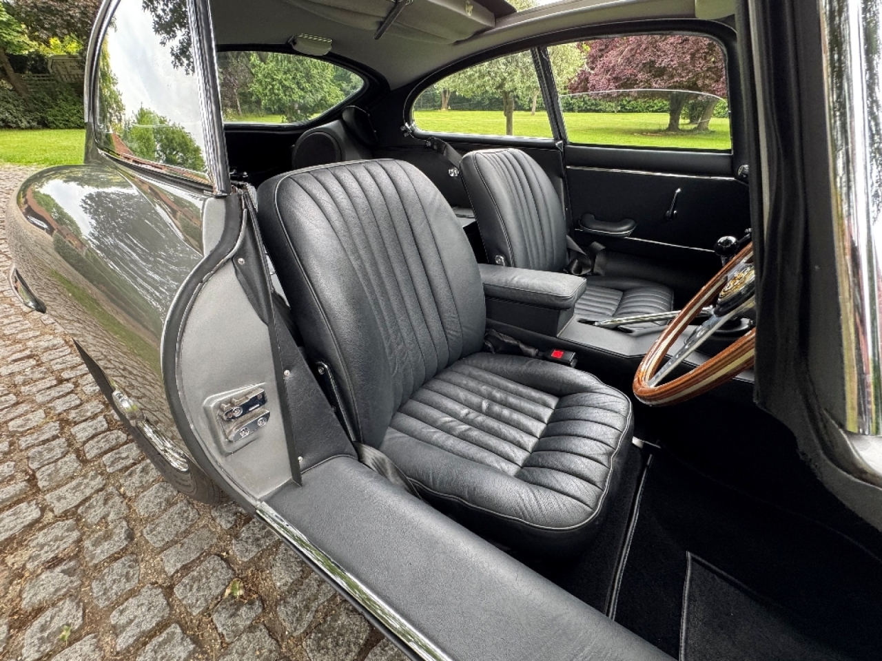 Jaguar E type series 1 4.2 Fixed head coupe