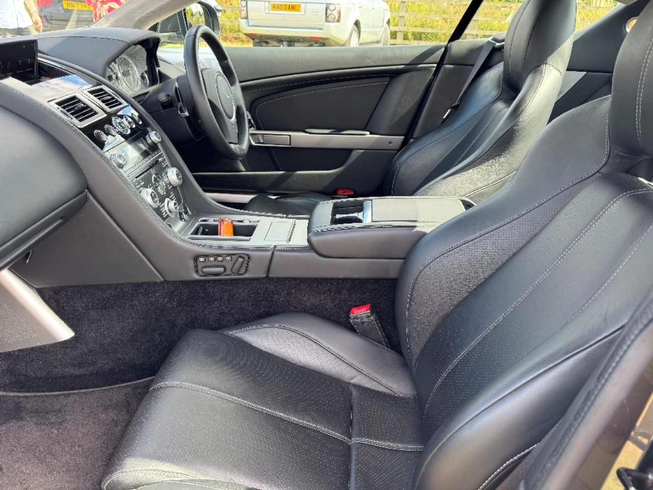 Aston Martin DB9 Coupe Sport pack