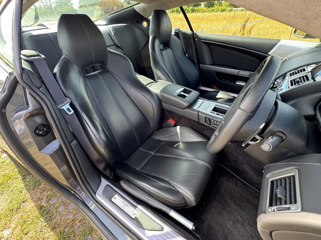 Aston Martin DB9 Coupe Sport pack