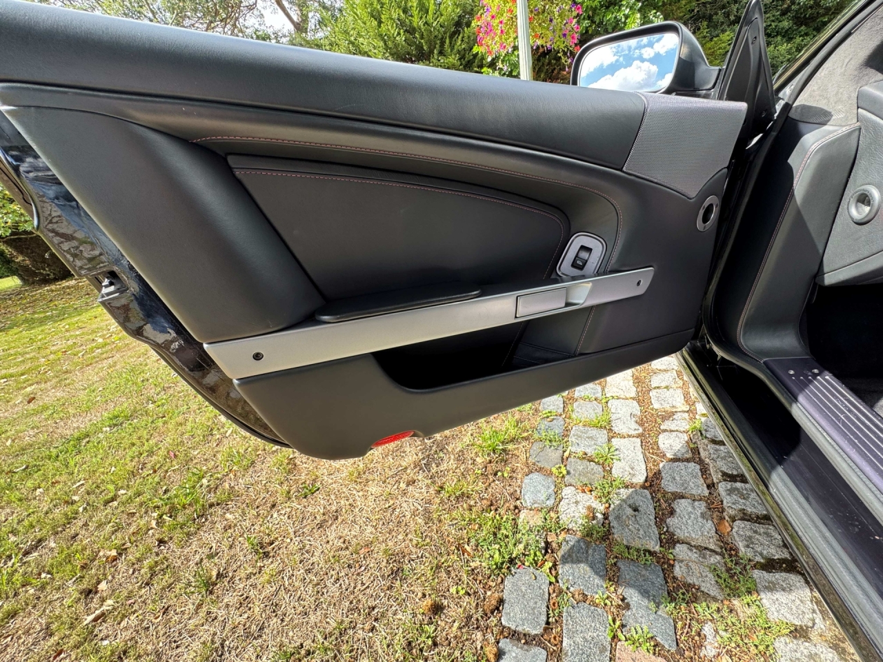 Aston Martin DB9 Sport Pack