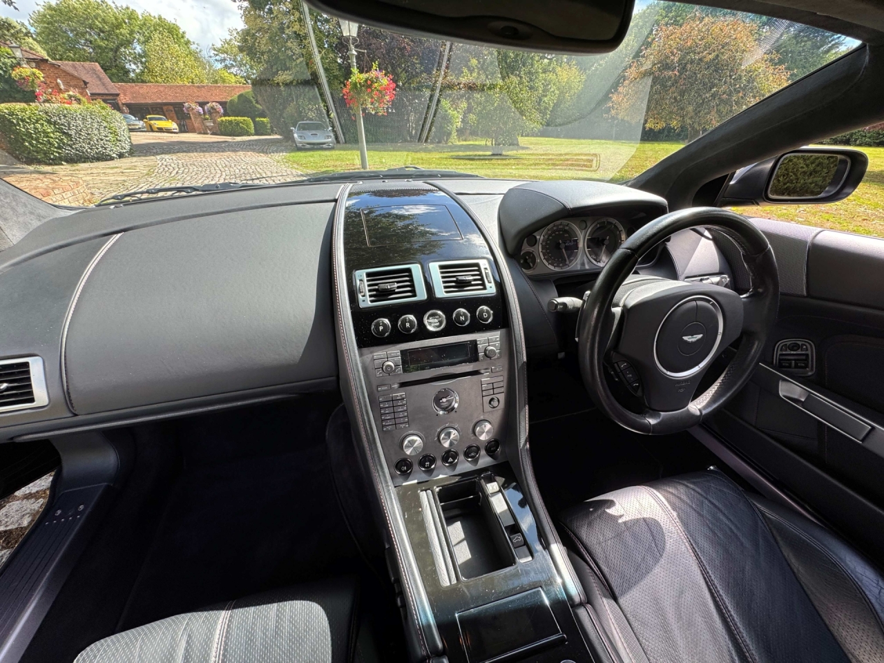 Aston Martin DB9 Sport Pack