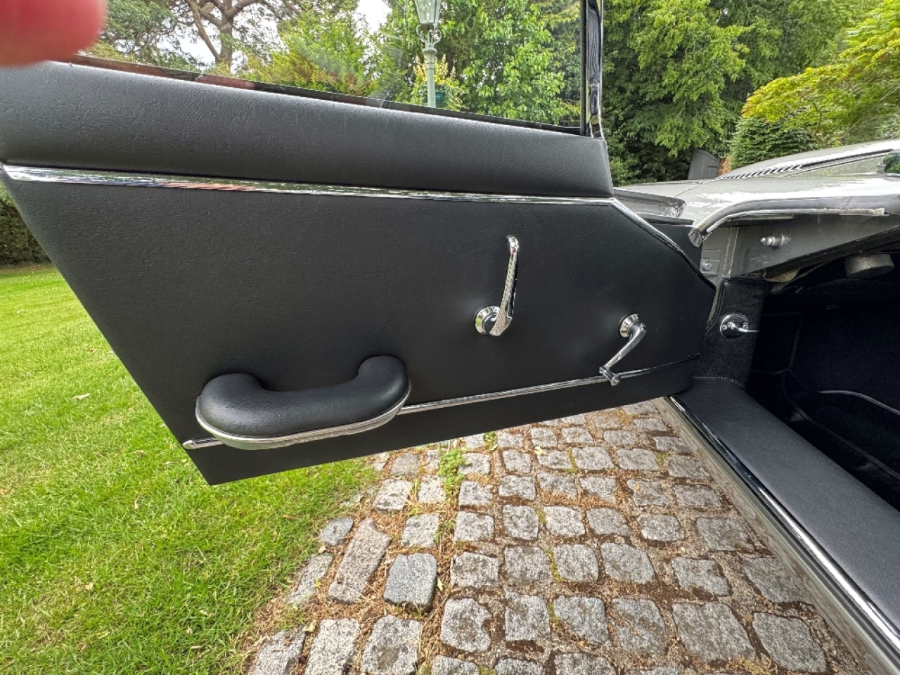 Jaguar E type series 1 4.2 Fixed head coupe