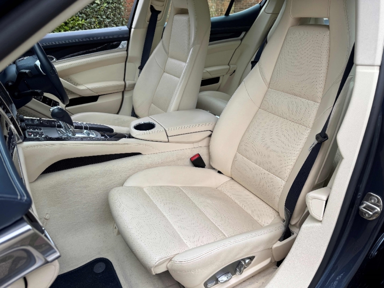 Porsche Panamera 4S Porsche Panamera 4S