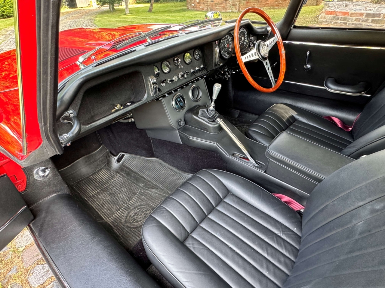 Jaguar 4.2 Series 1 E type fixed Head Coupe