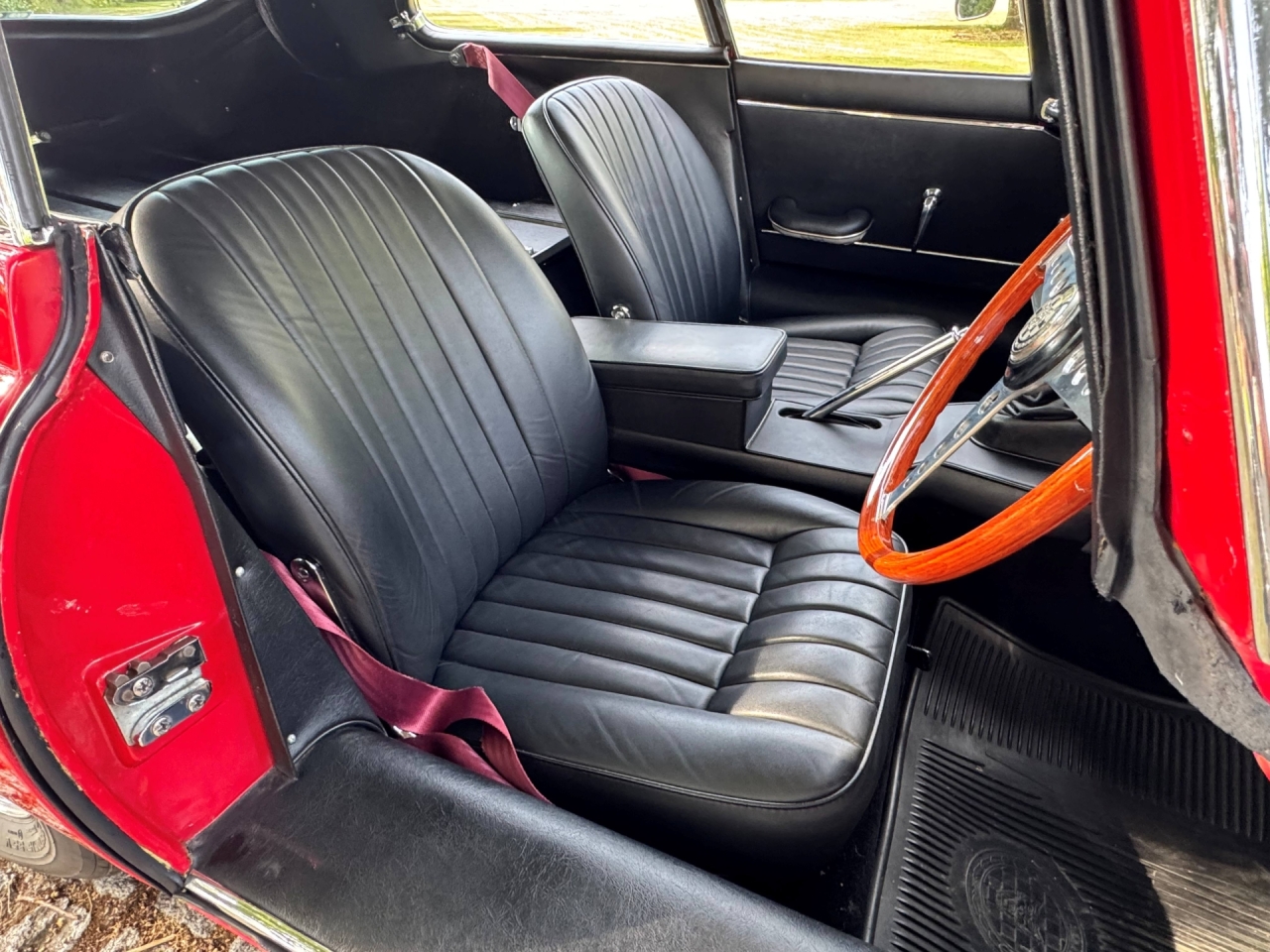 Jaguar 4.2 Series 1 E type fixed Head Coupe