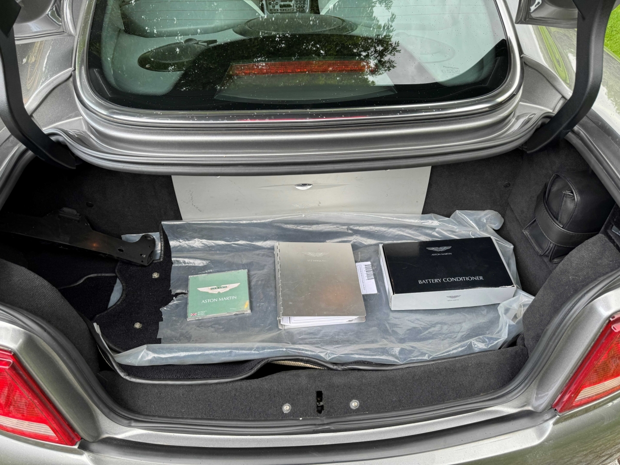 2003 (53) Aston Martin Vanquish 2+