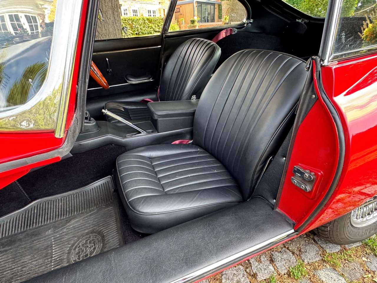 Jaguar 4.2 Series 1 E type fixed Head Coupe