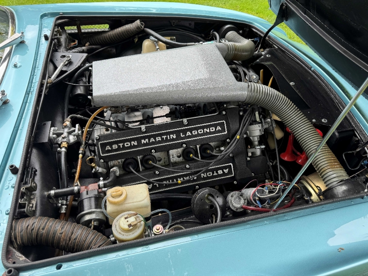 Aston Martin V8 Saloon Oscar India