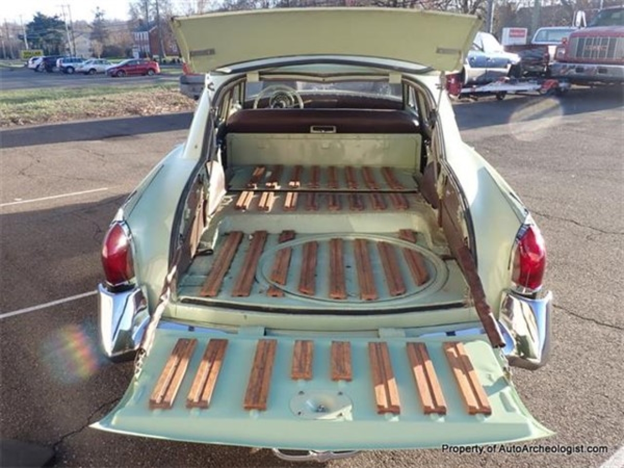 1953 Kaiser Traveler