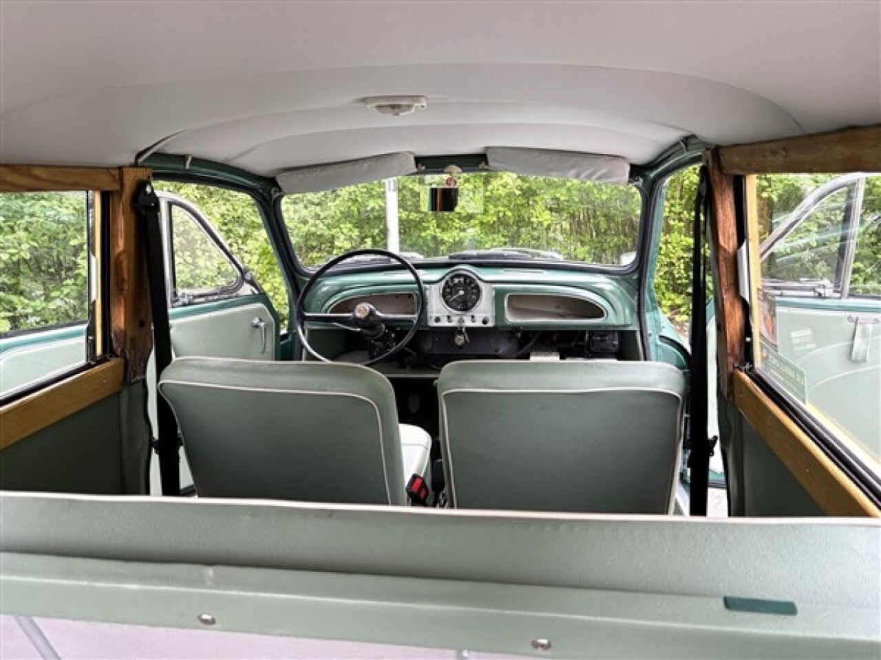 Morris Minor 1000 Traveller Your Classic Car SOLD-VENDU-VERKAUFT.