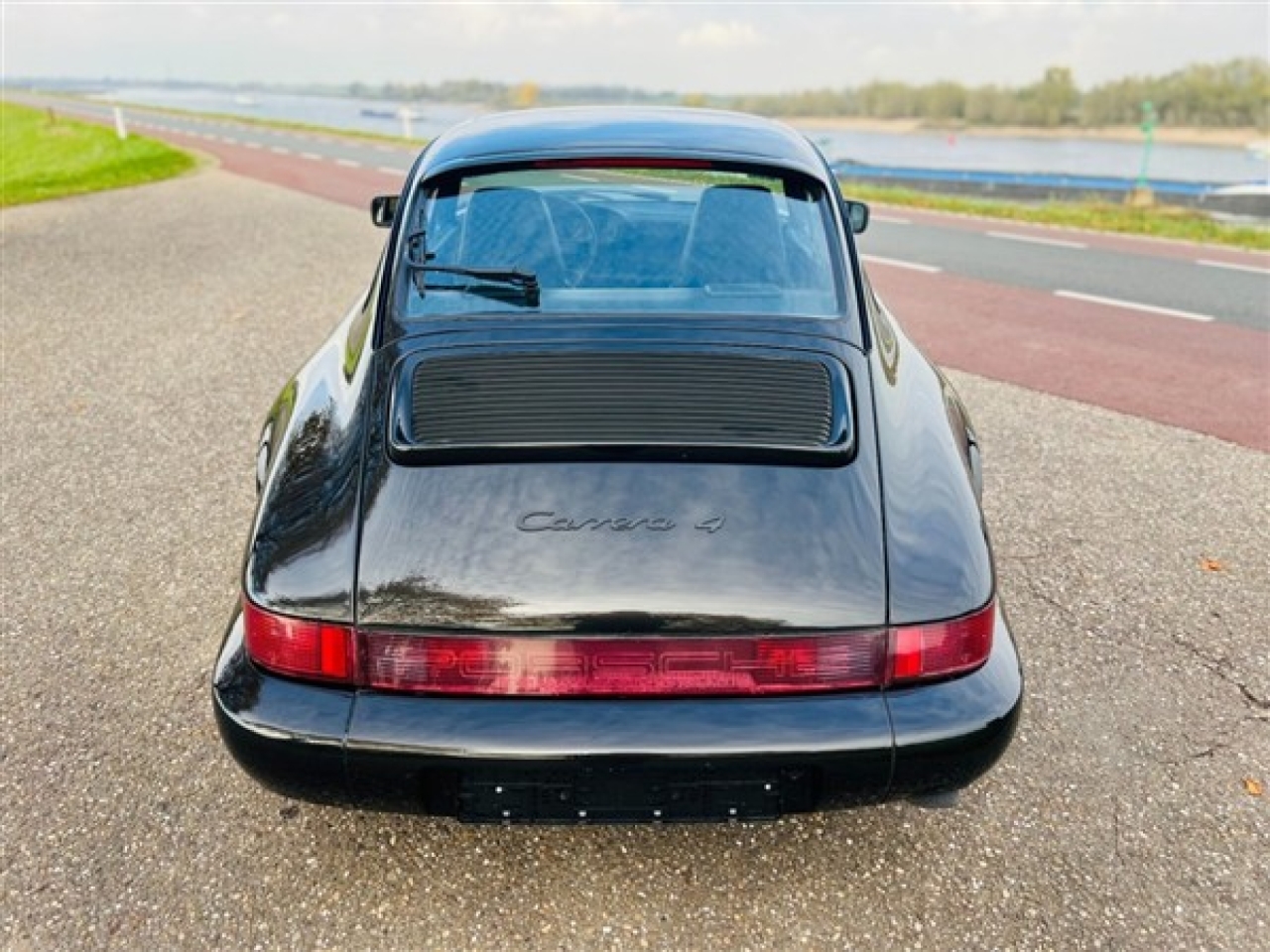 1991 Porsche 911 Carrera 4 (964)