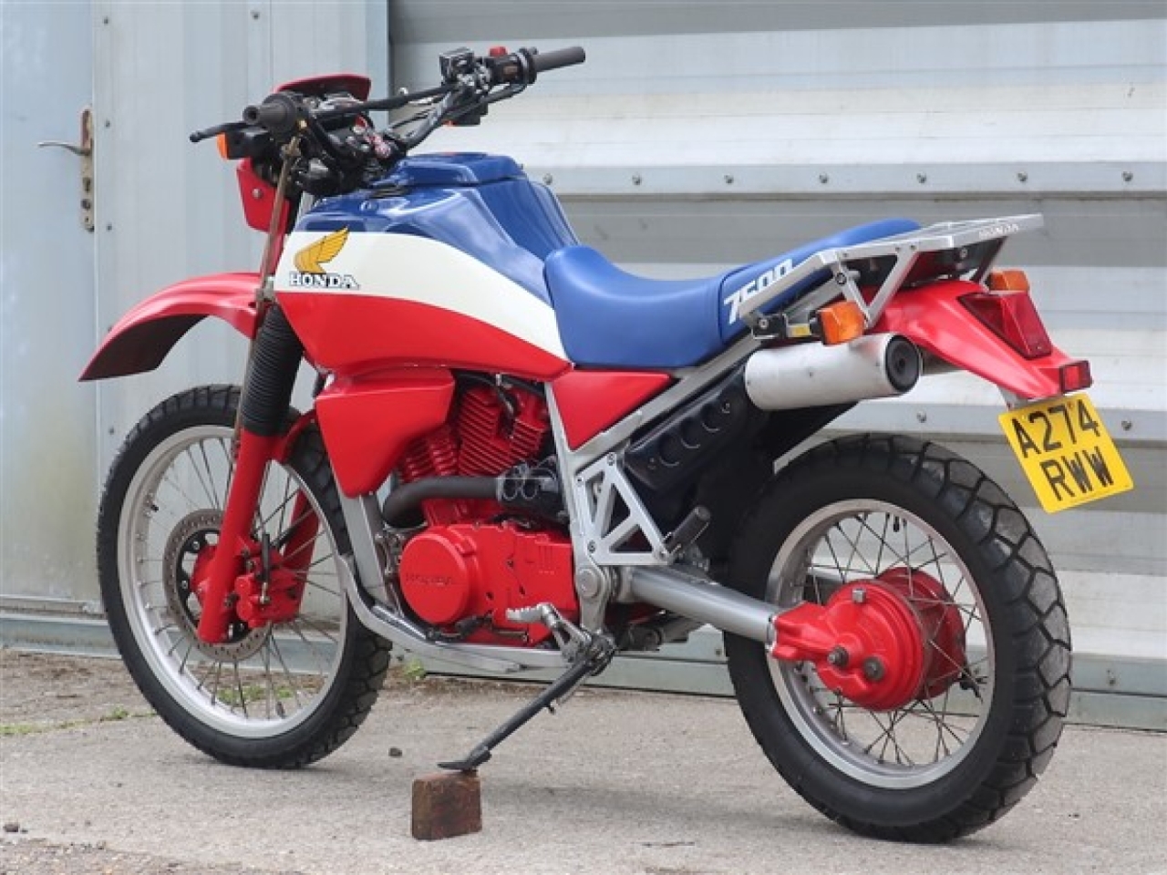1984 Honda XLV750R (D)