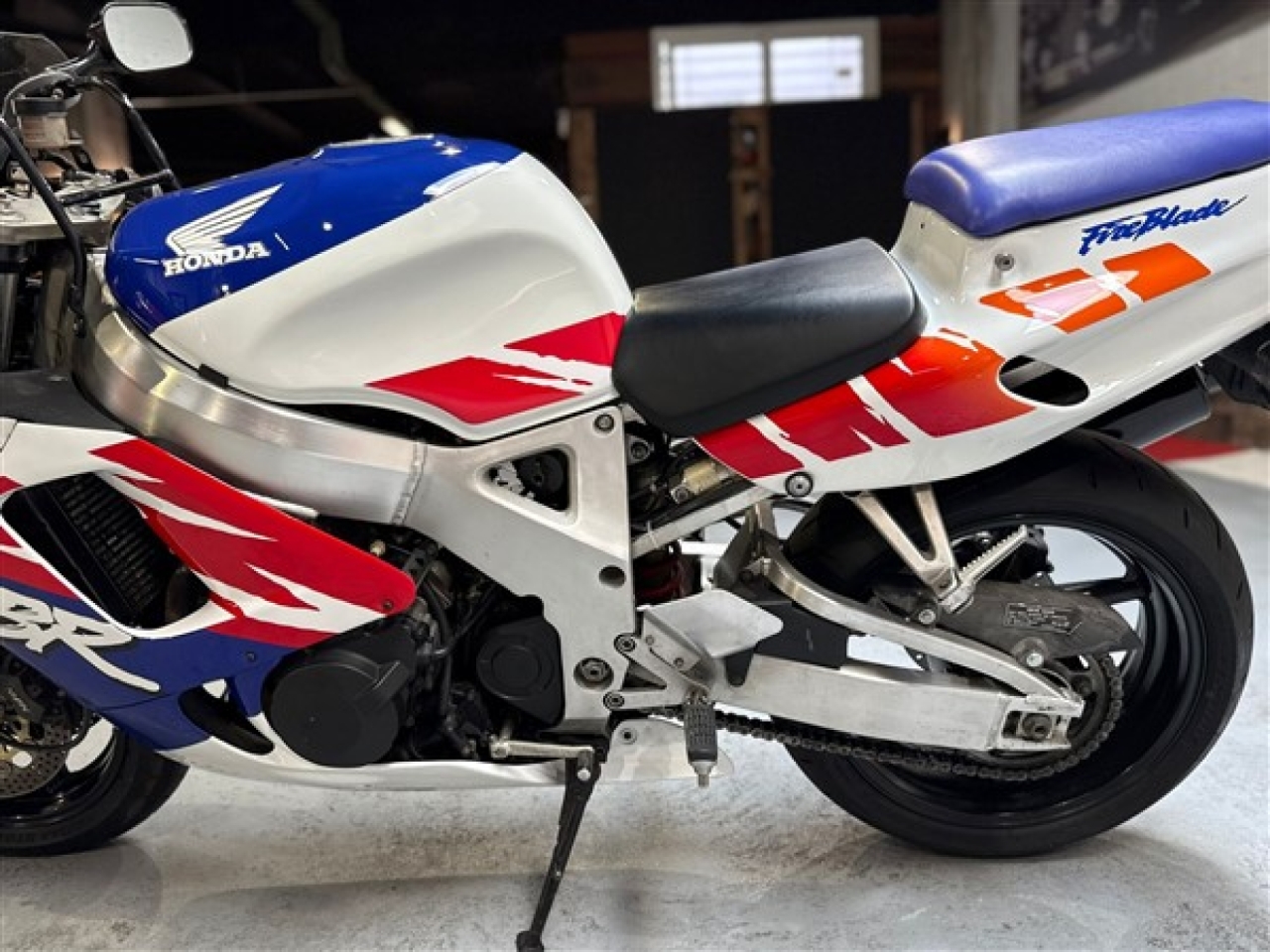 Honda CBR 900 RR Fireblade SC 28