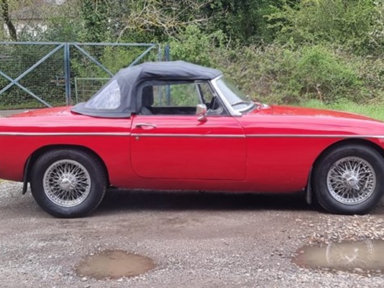 1969 MG B Roadster (Tartan Red)