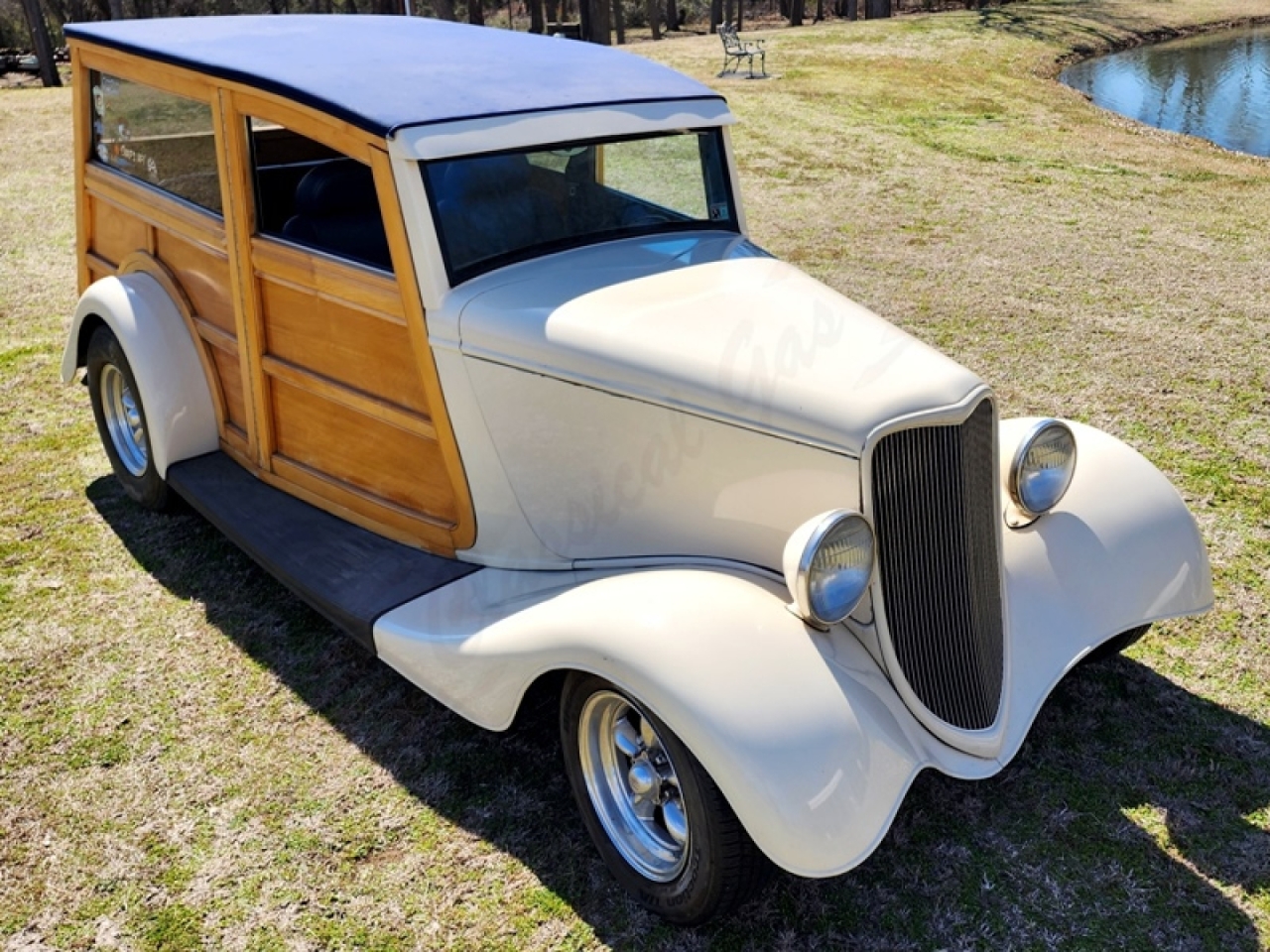 1933 Ford Woodie Station Wagon