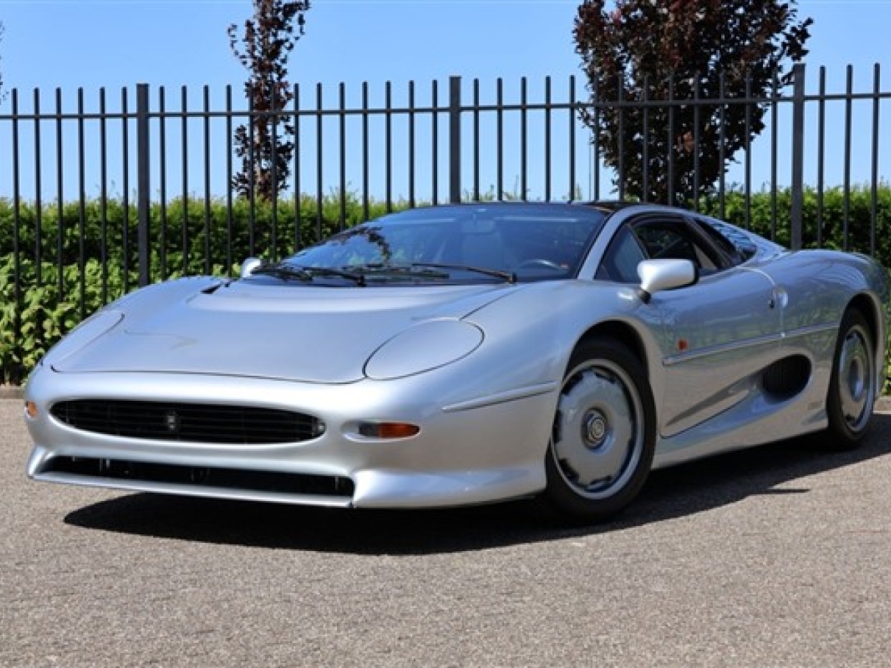 1993 Jaguar XJ220