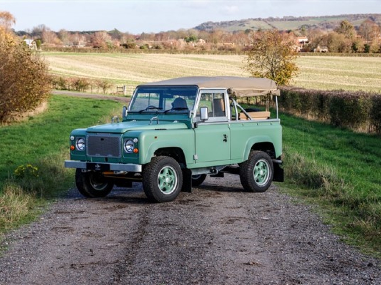 1985 Land Rover C4 90 Heritage 'Hue' Tribute