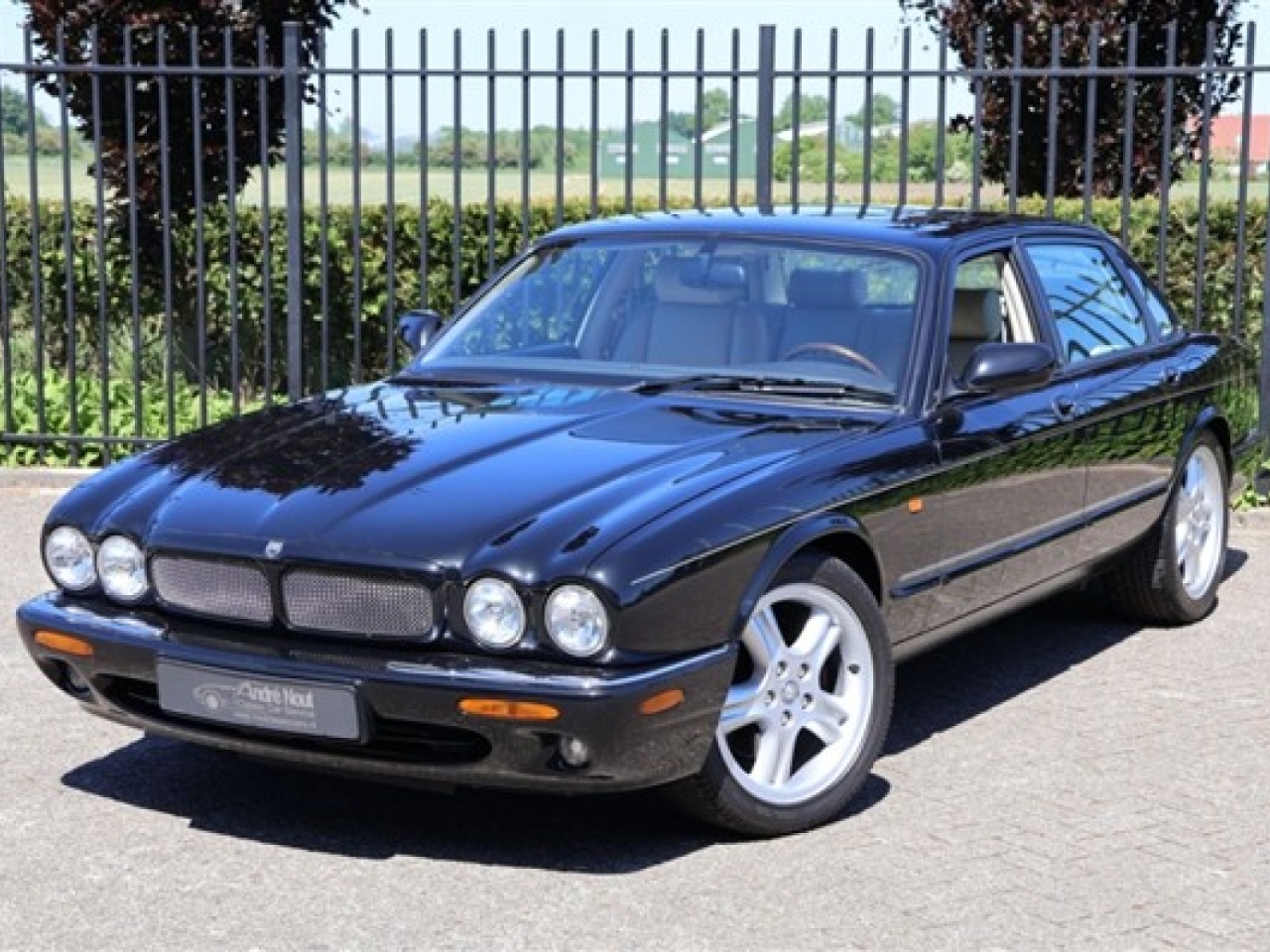 1999 Jaguar XJ-R