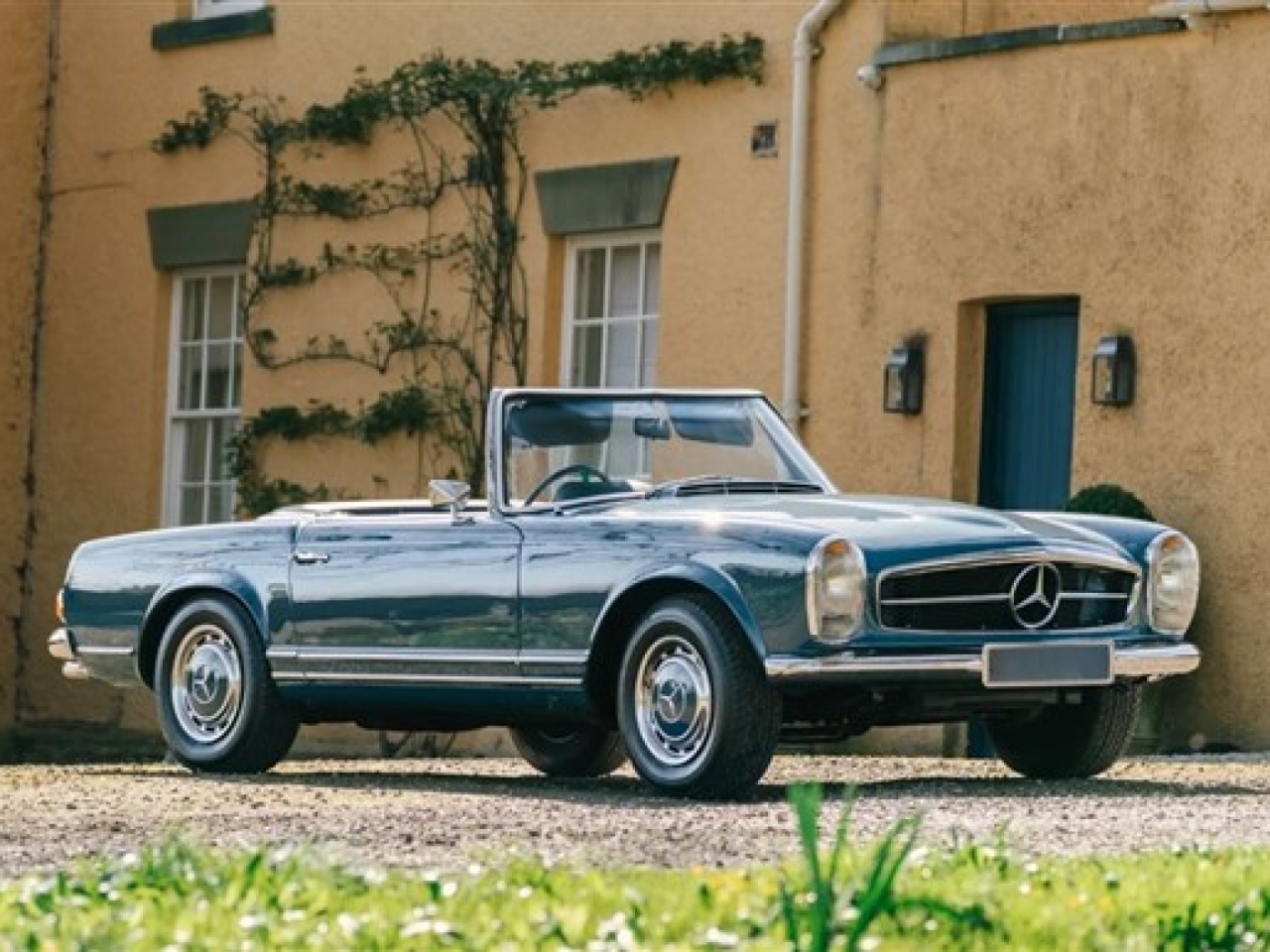 1968 Mercedes-Benz W113 280SL Pagoda