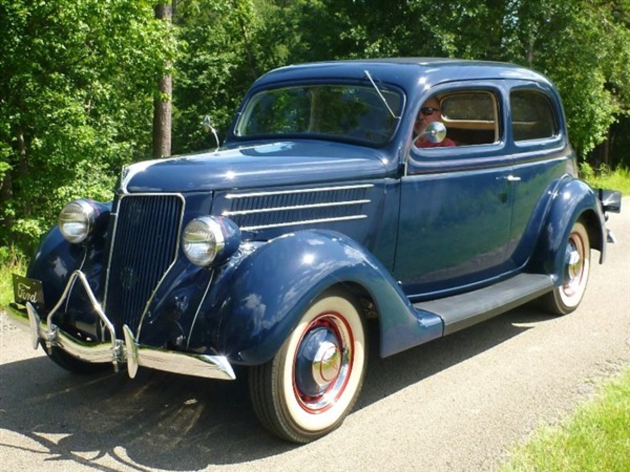 1936 Ford Humpback Sedan