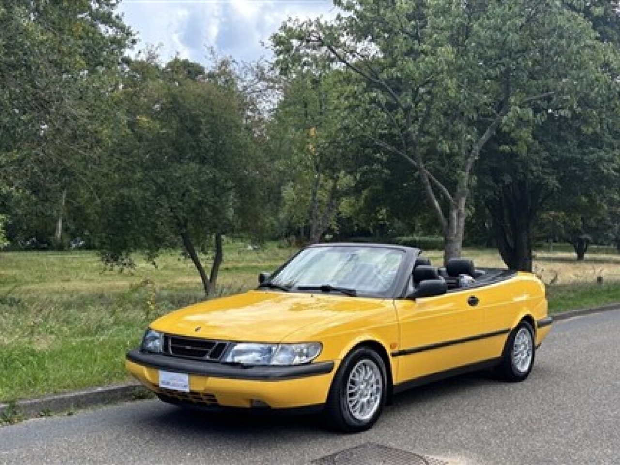 Saab 900 Mellow Yellow. SOLD Your Classic Car.