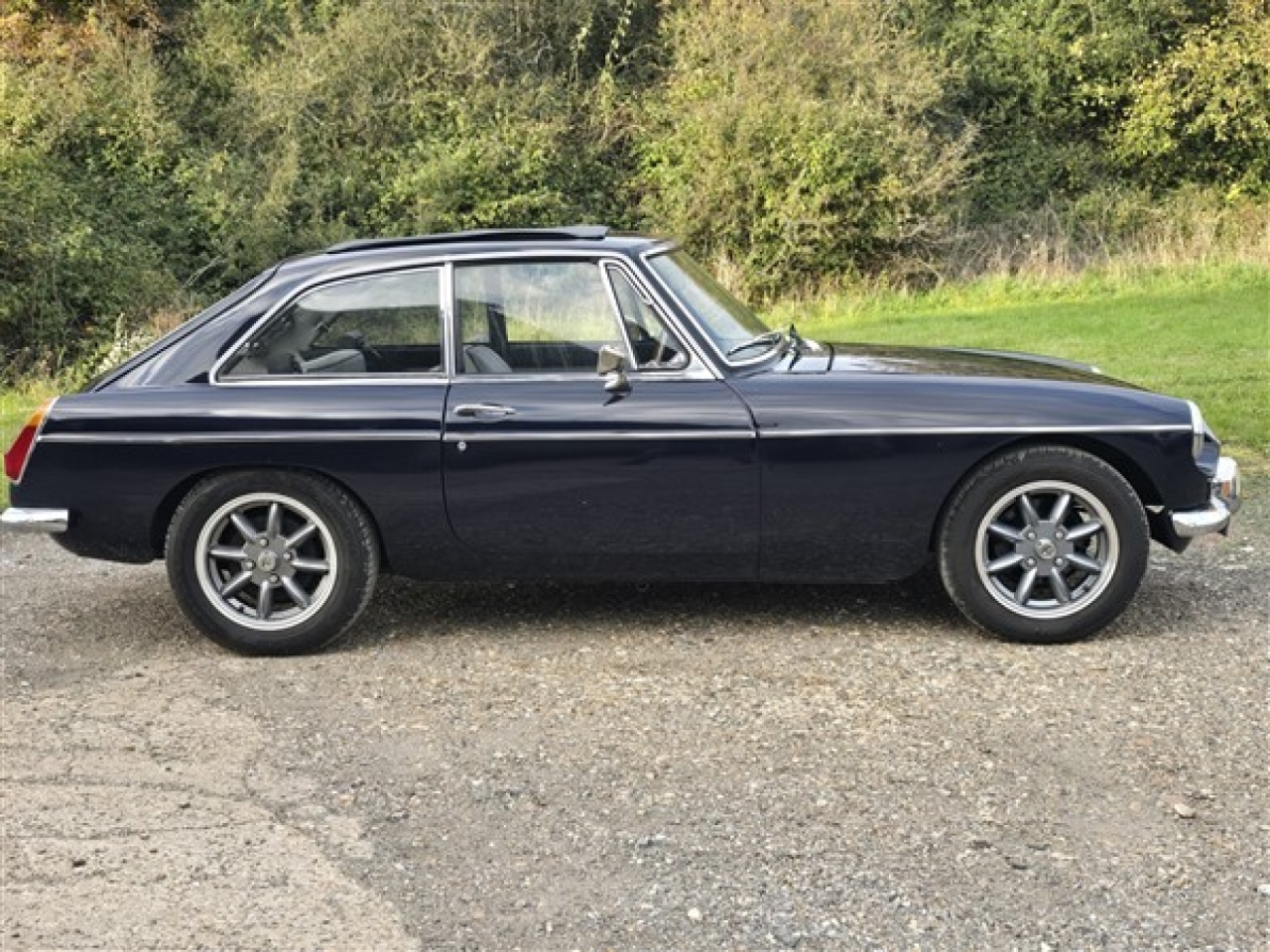 1972 MG B GT (Midnight Blue)