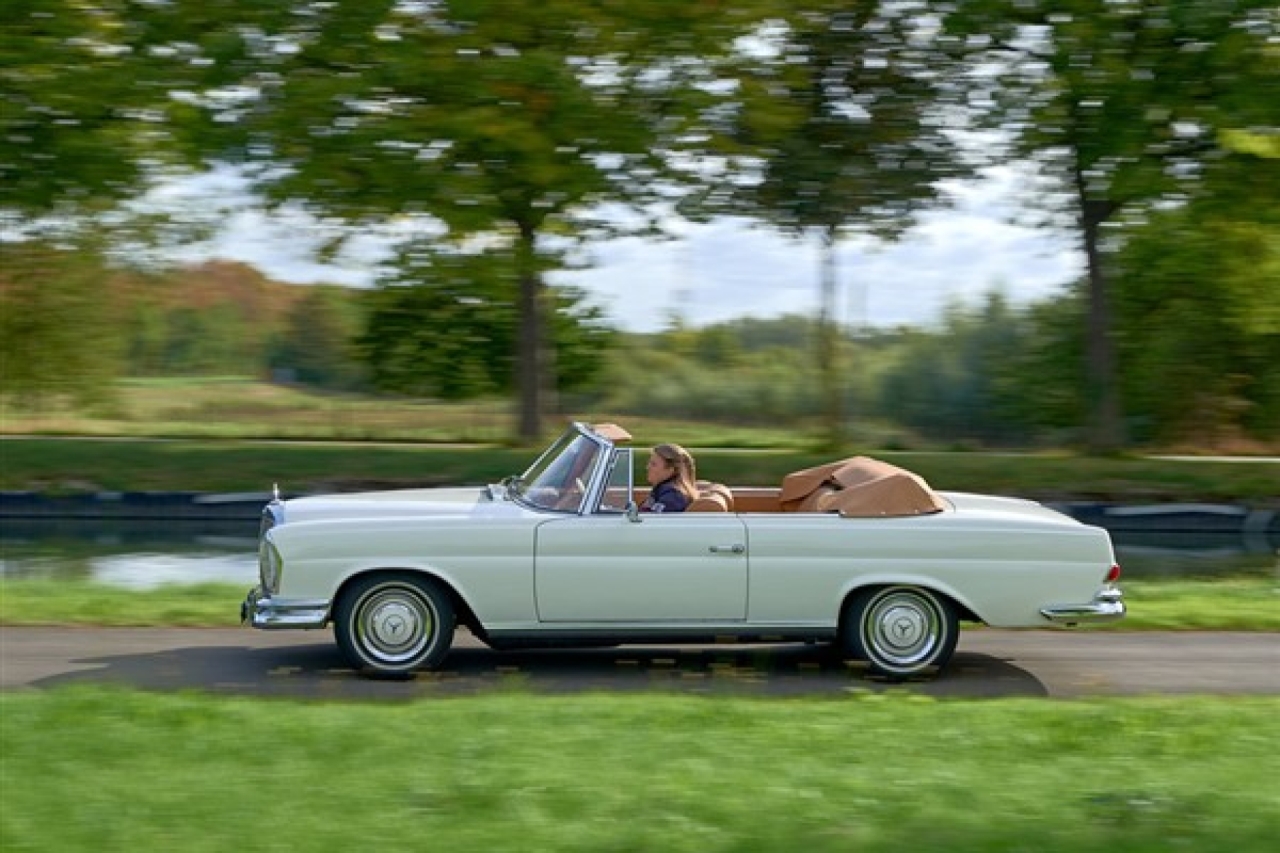 1964 Mercedes 220 SEB Cabriolet/Convertible