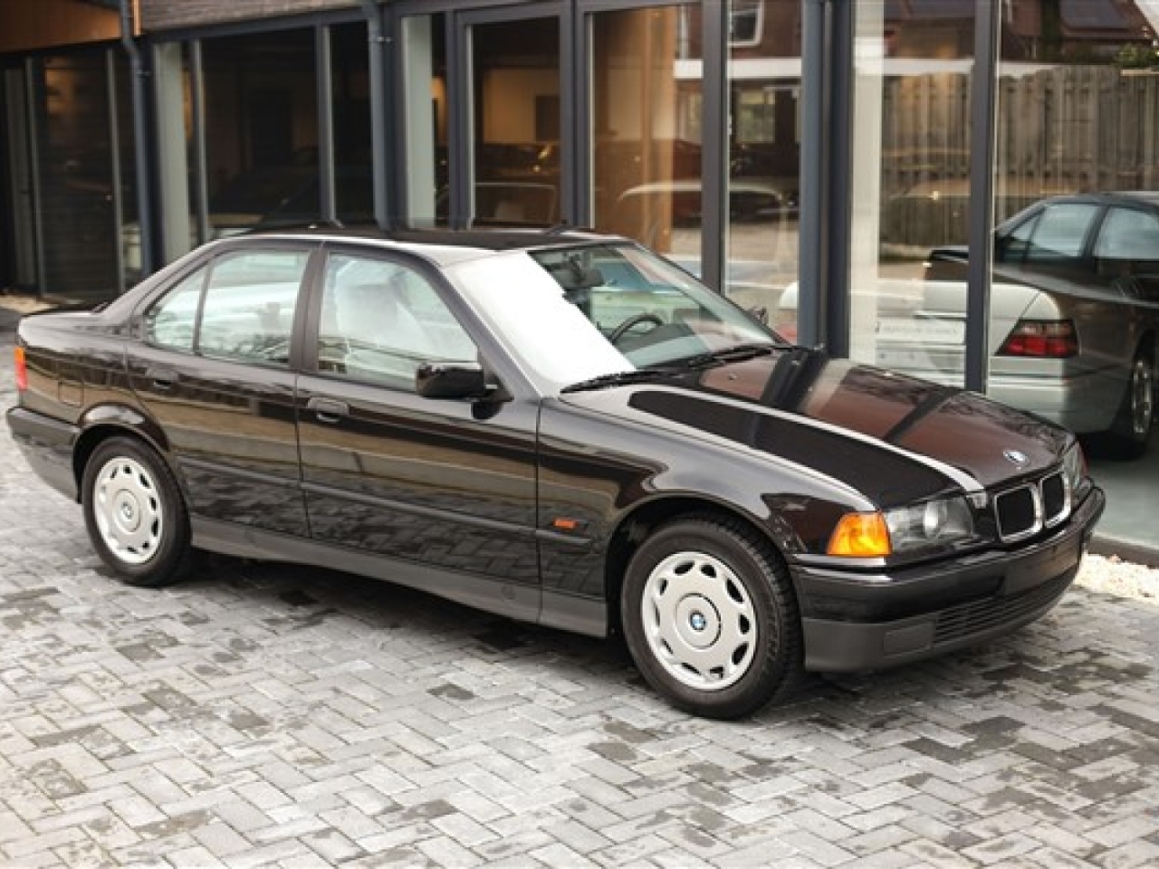 1996 BMW 320i