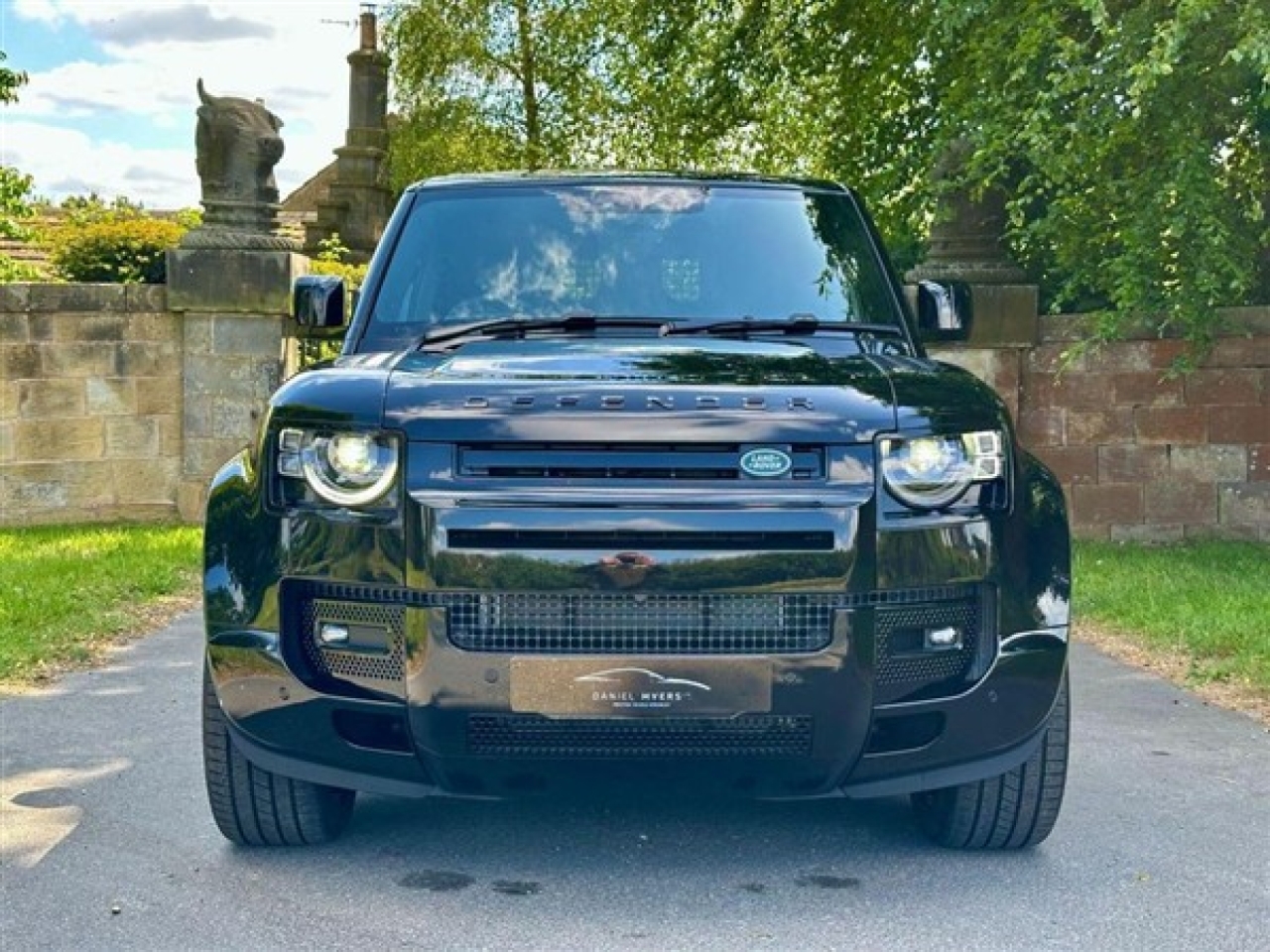 2025 Land Rover Defender 110