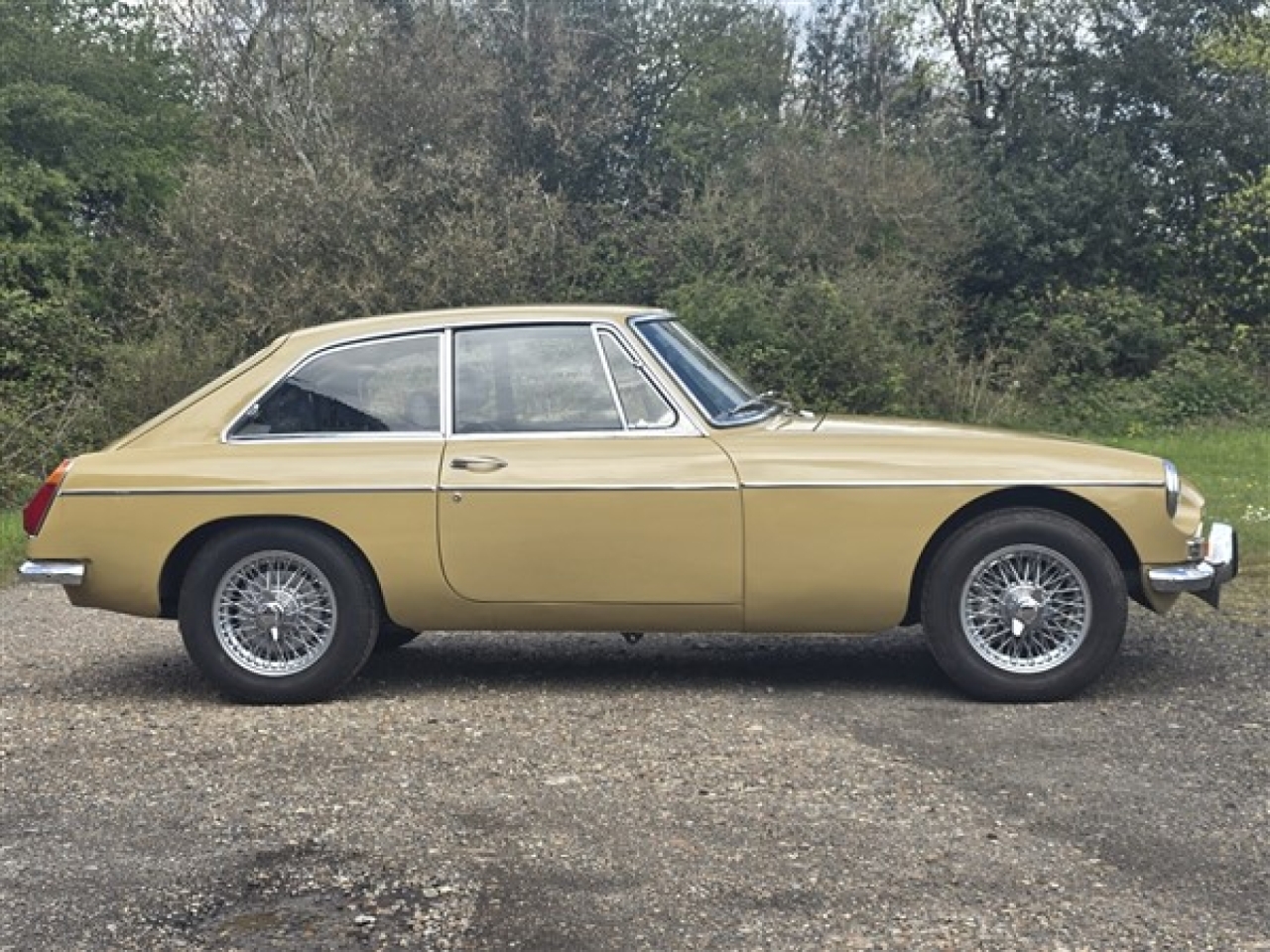 1971 MG B GT (Grampian Grey)
