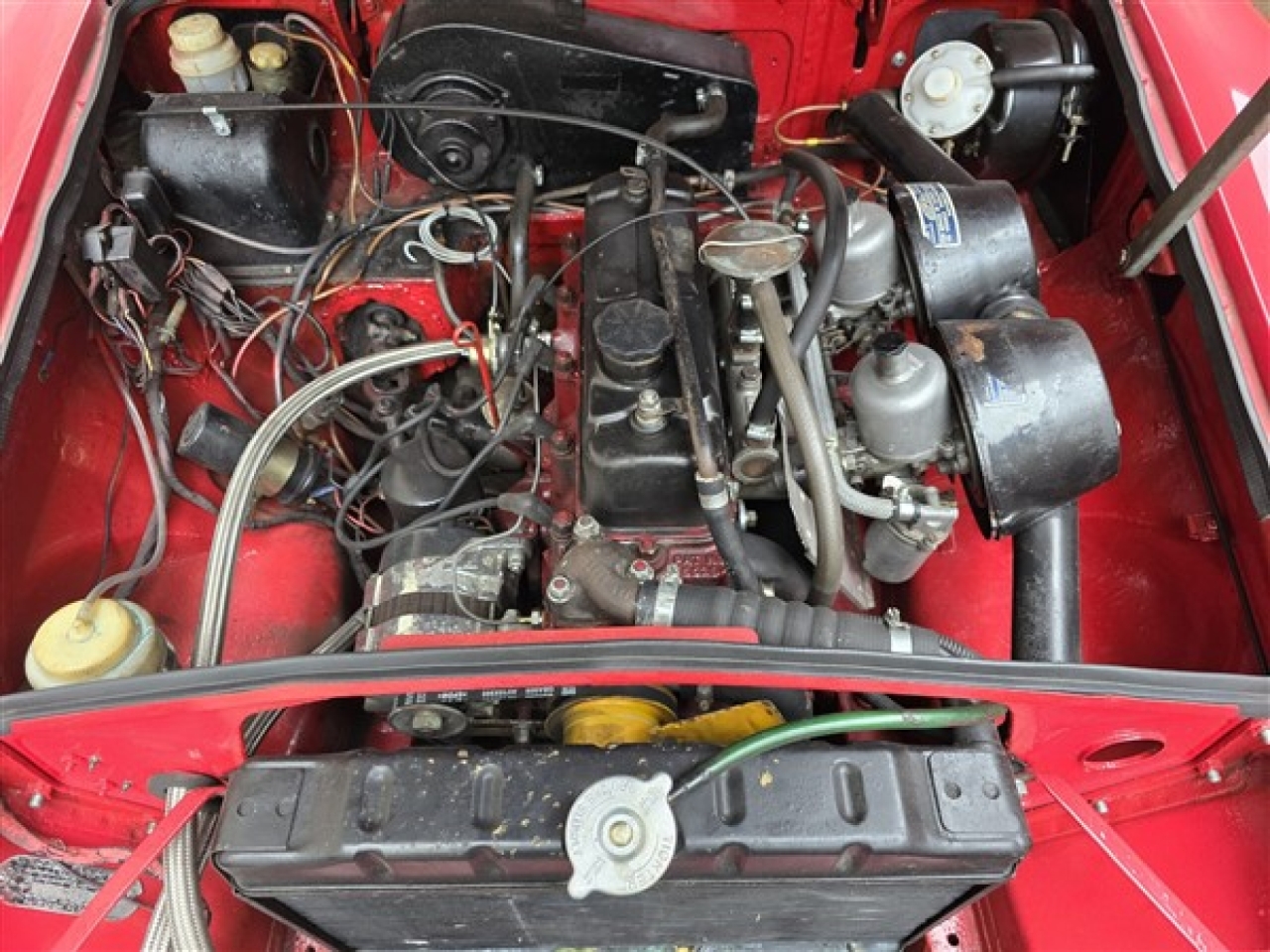 1971 MG B GT (Tartan Red)