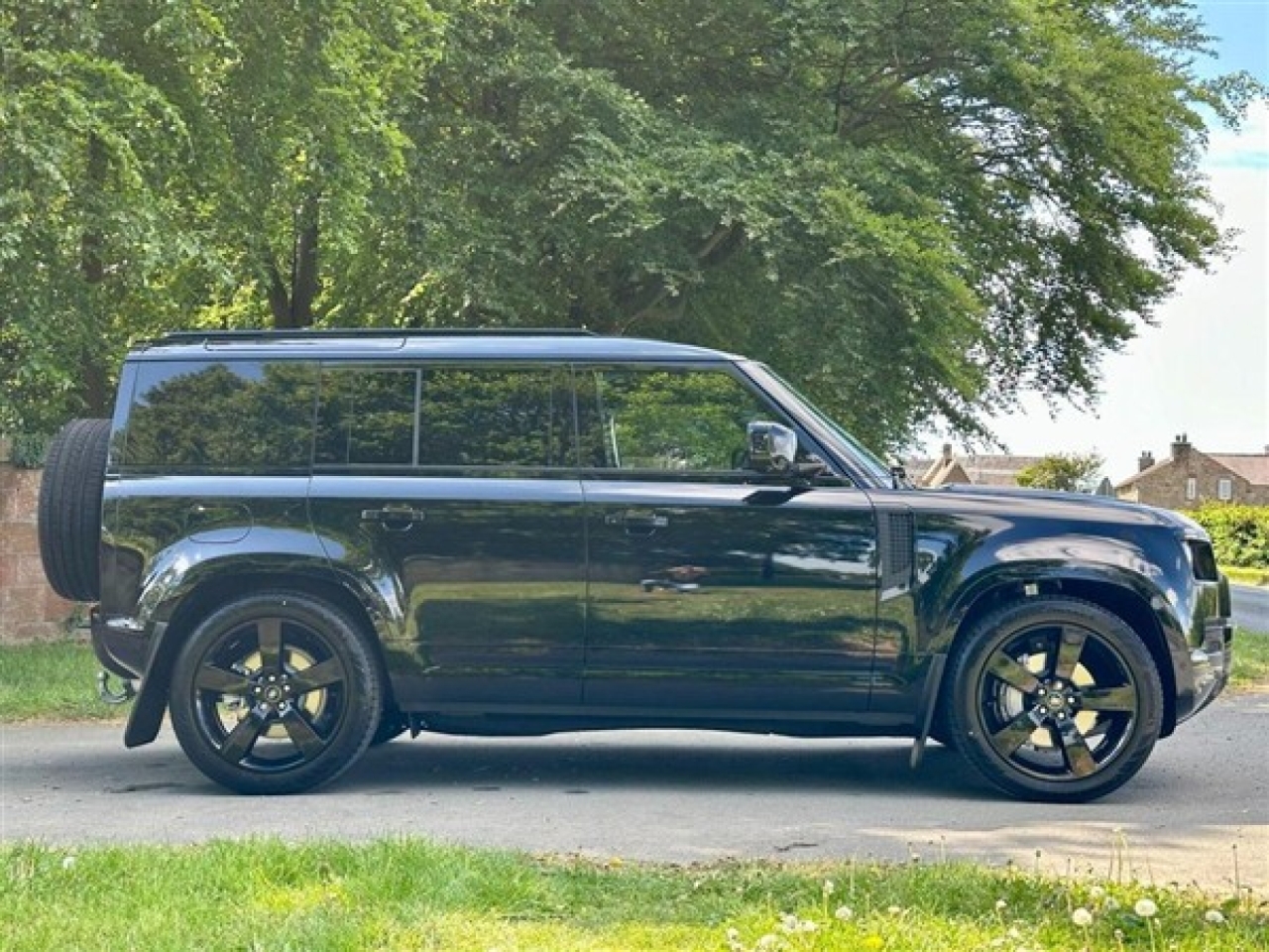 2025 Land Rover Defender 110