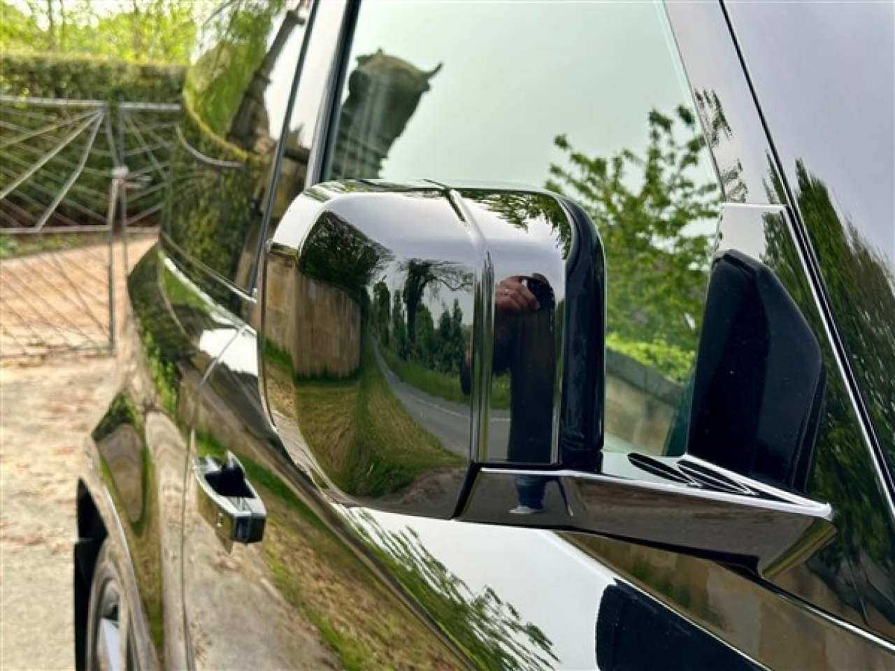 2025 Land Rover Defender 90