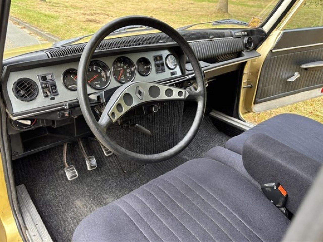 1979 Renault 16TX 5 speed from Portugal.