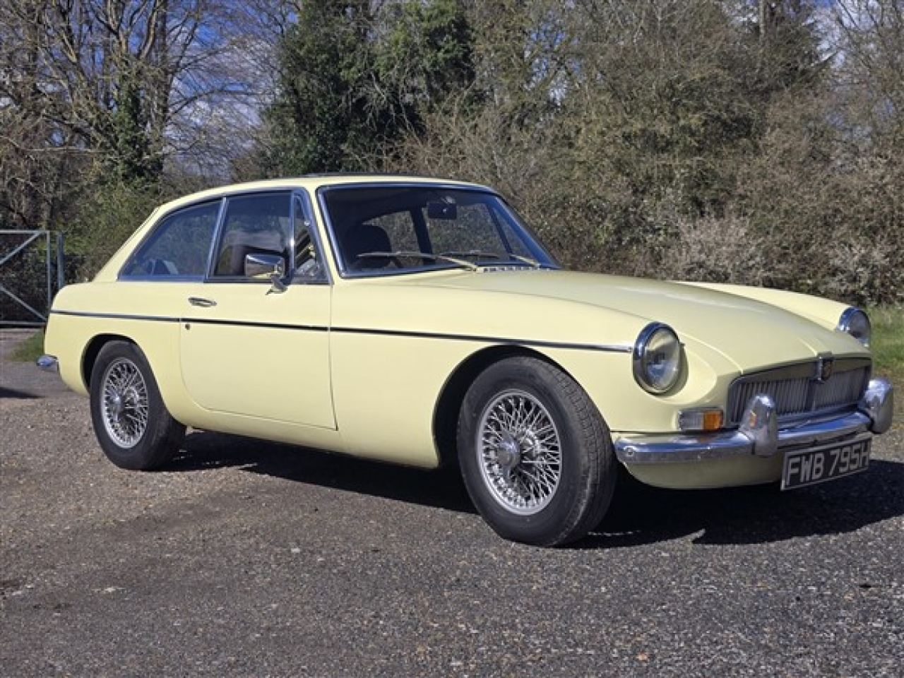1969 MG B GT (Primrose Yellow)