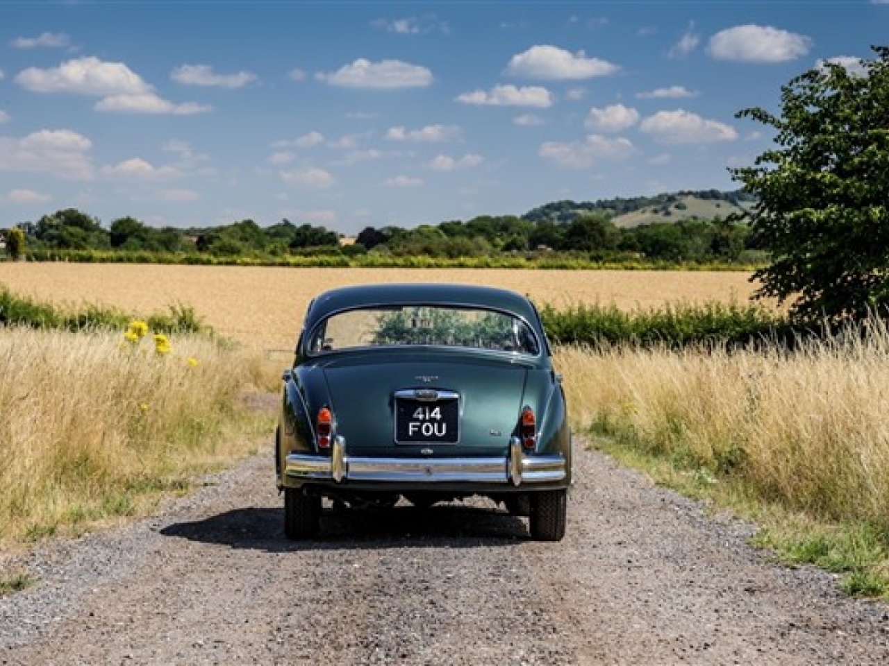 1962 Jaguar MKII 3. 8 Saloon