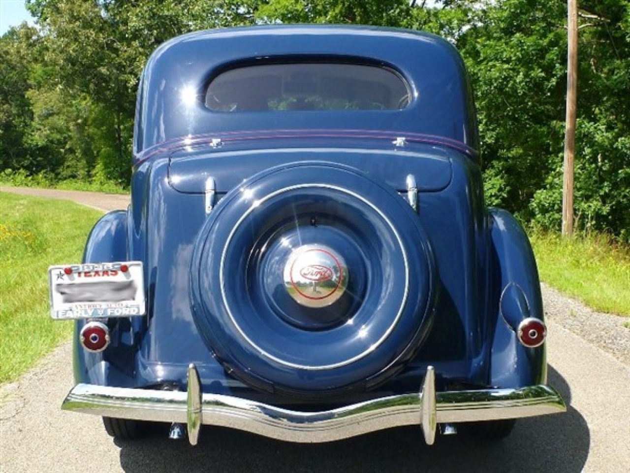 1936 Ford Humpback Sedan