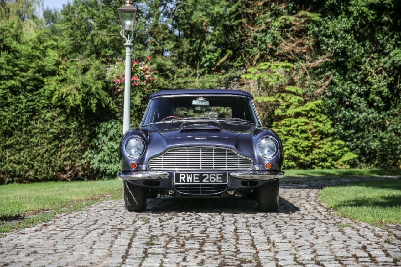 Aston Martin DB6
