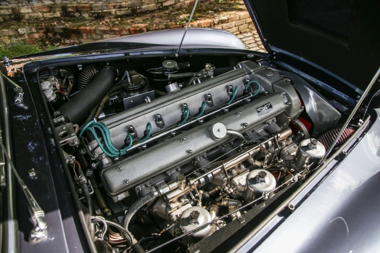 Aston Martin DB6