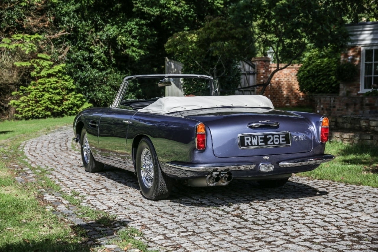 Aston Martin DB6