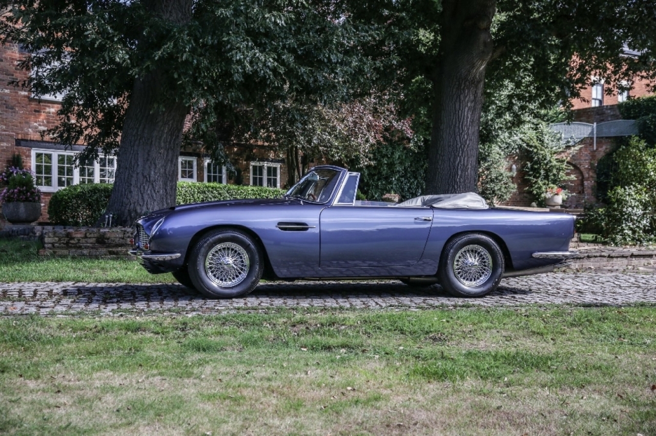 Aston Martin DB6