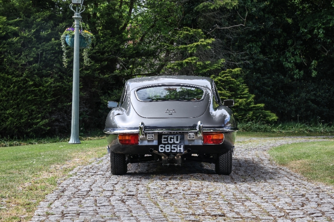 Jaguar E type series II 4.2 FHC