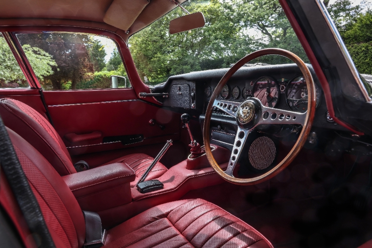 Jaguar E type series II 4.2 FHC